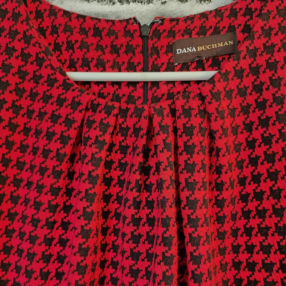 Dana Buchman Houndstooth Red & Black Pleaded Cap Sleeve Neck Line Dress - Picture 2 of 4